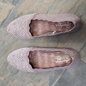 Skechers flats